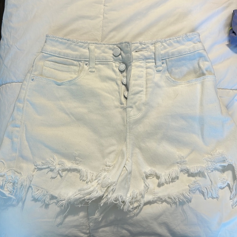 Good American high waisted white shorts